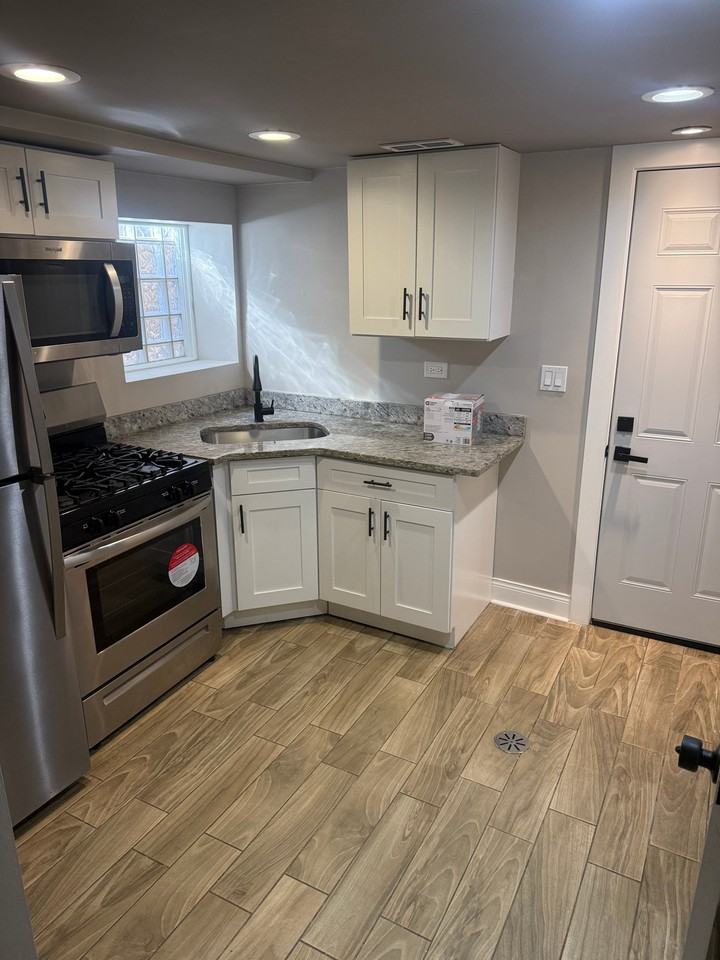 1652 S Ridgeway Ave - Photo 2 of 5