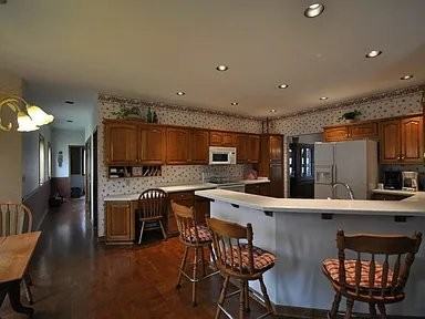 5525 Bauers Dr - Photo 5 of 20