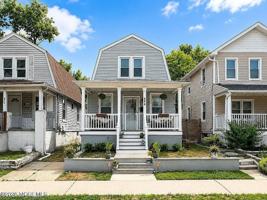 featured image of 908 Central Ave