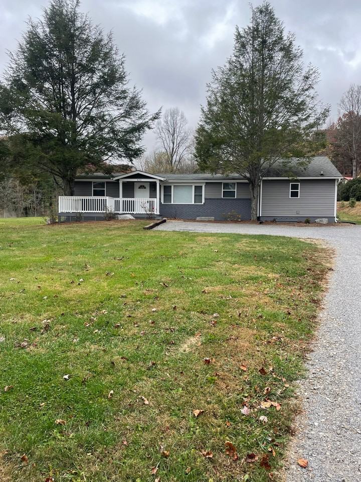 424 Old Fort Rd - Photo 2 of 12