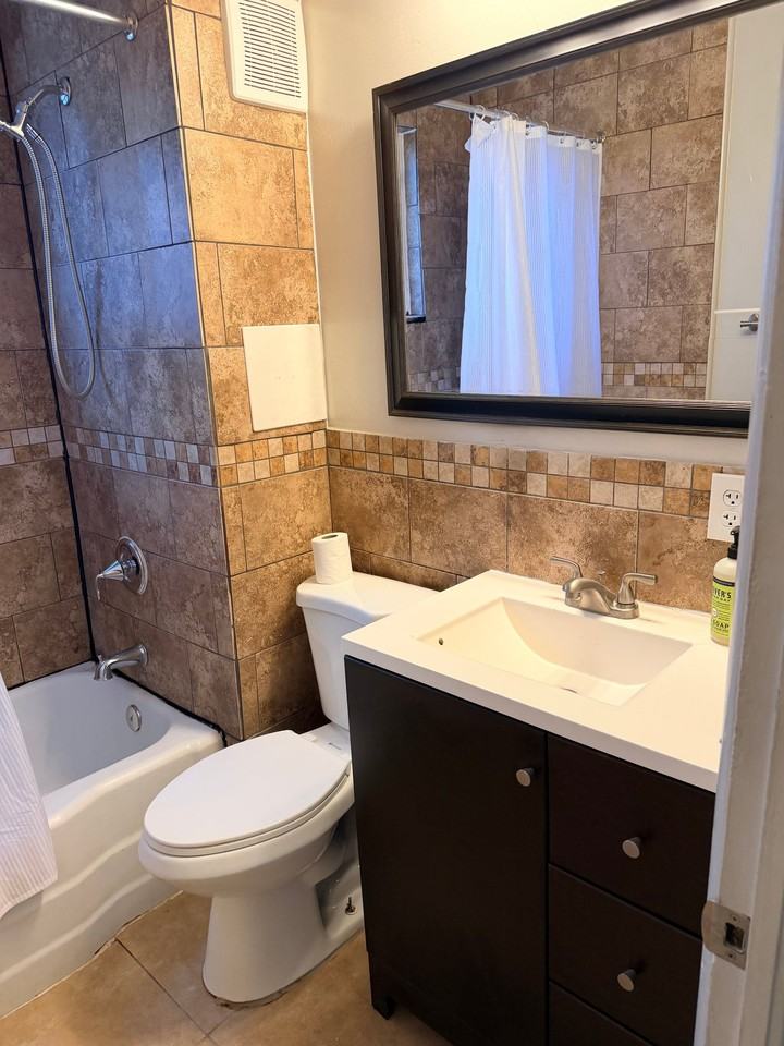 354 E Sandy Park Cir #354E - Photo 4 of 20
