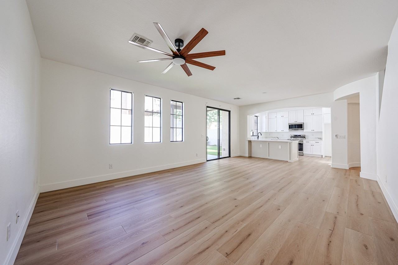 2390 W Sleepy Ranch Rd - Photo 6 of 18