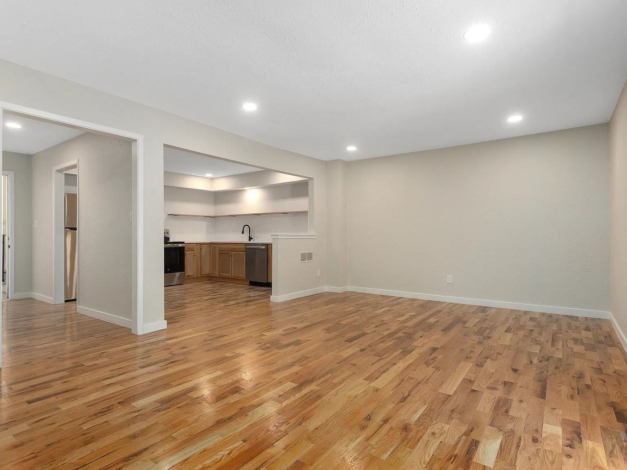 4012 E 123rd Ter #B - Photo 6 of 20