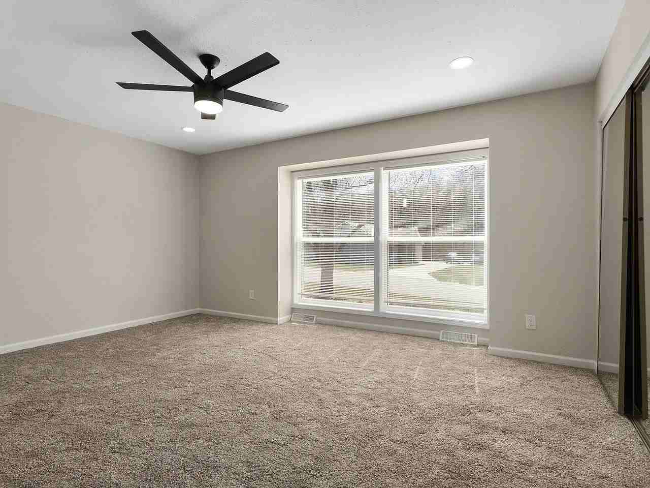 4012 E 123rd Ter #B - Photo 7 of 20