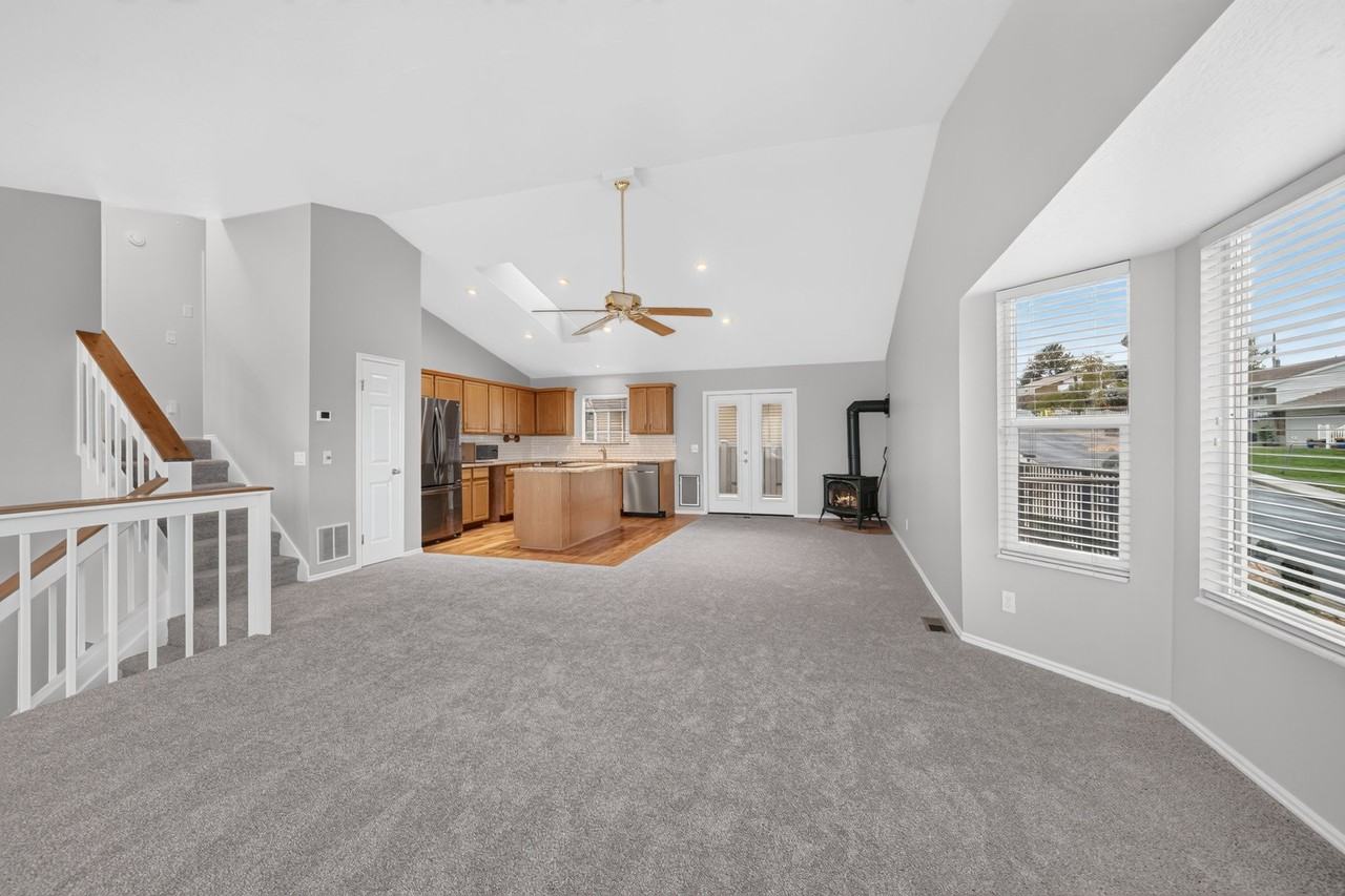 2172 E St - Photo 6 of 13