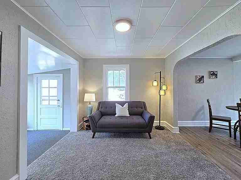 3617 W Douglas Ave - Photo 7 of 20