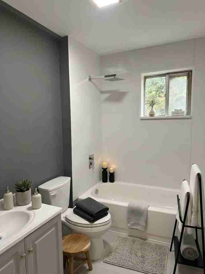 3849 E 52nd St - Photo 7 of 10