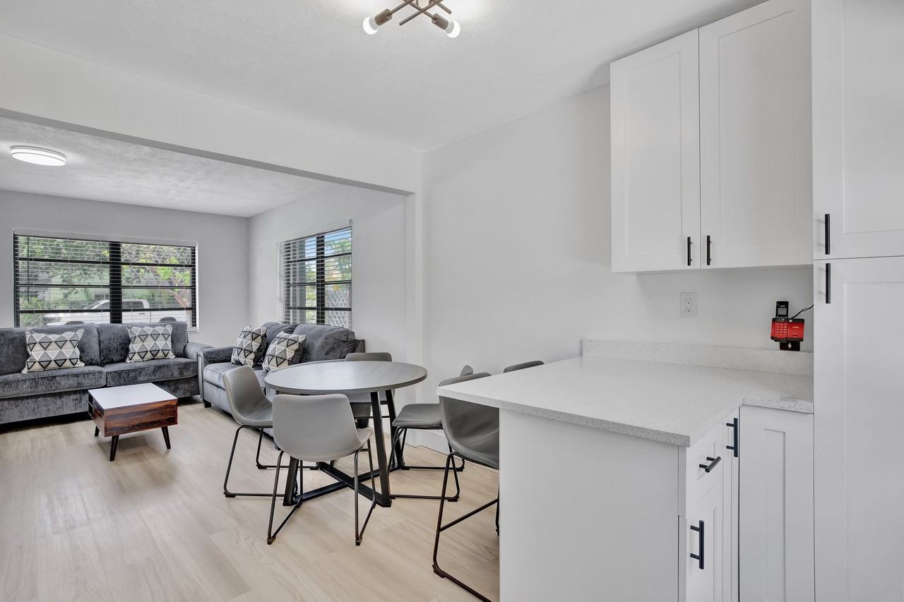 618 Sw 7th Ave - Photo 5 of 12