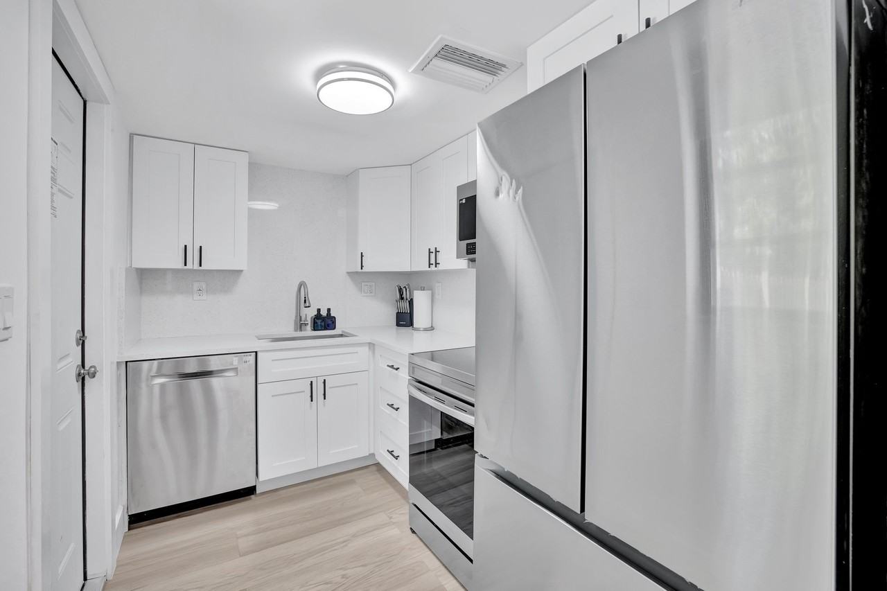 618 Sw 7th Ave - Photo 6 of 12