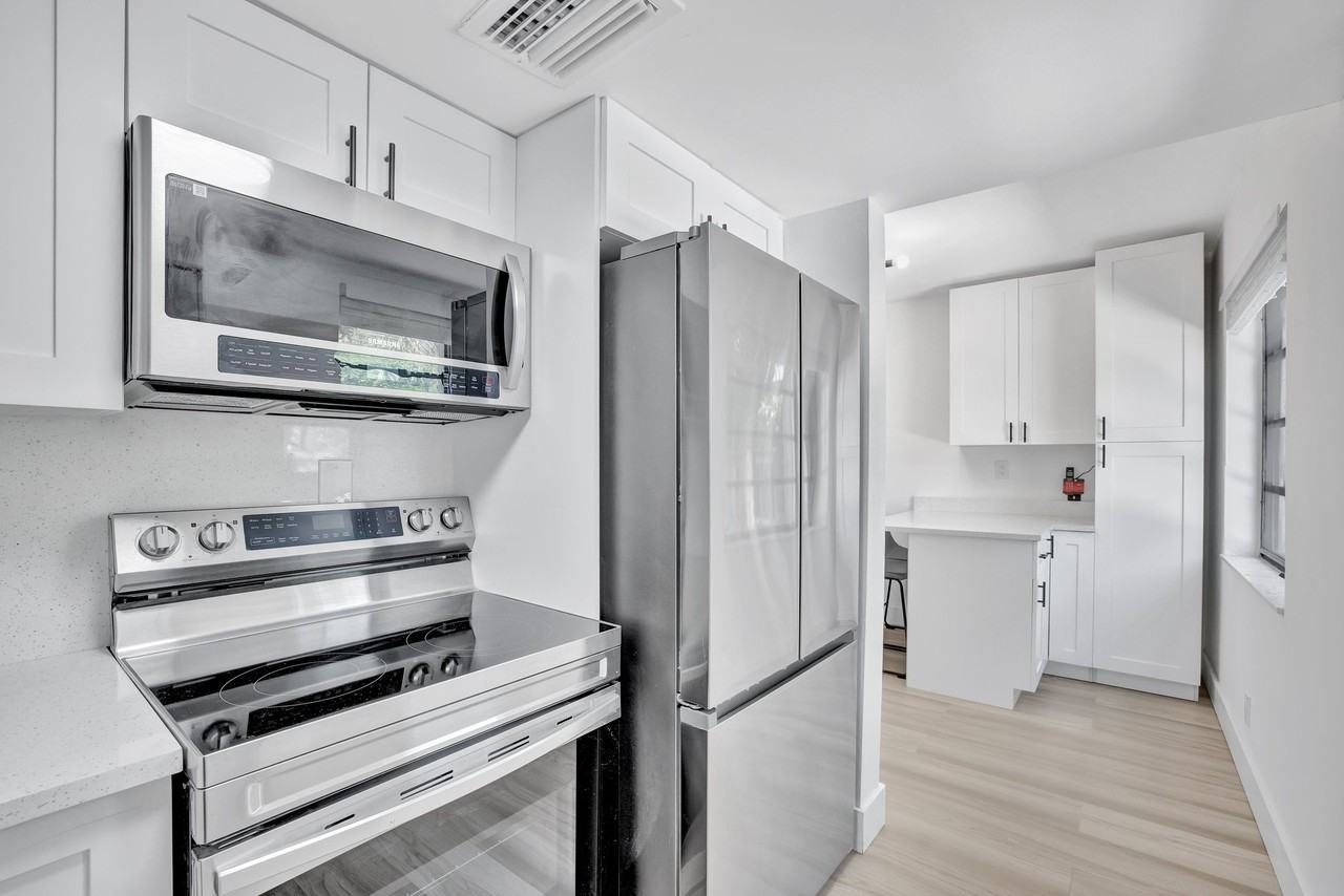 618 Sw 7th Ave - Photo 7 of 12