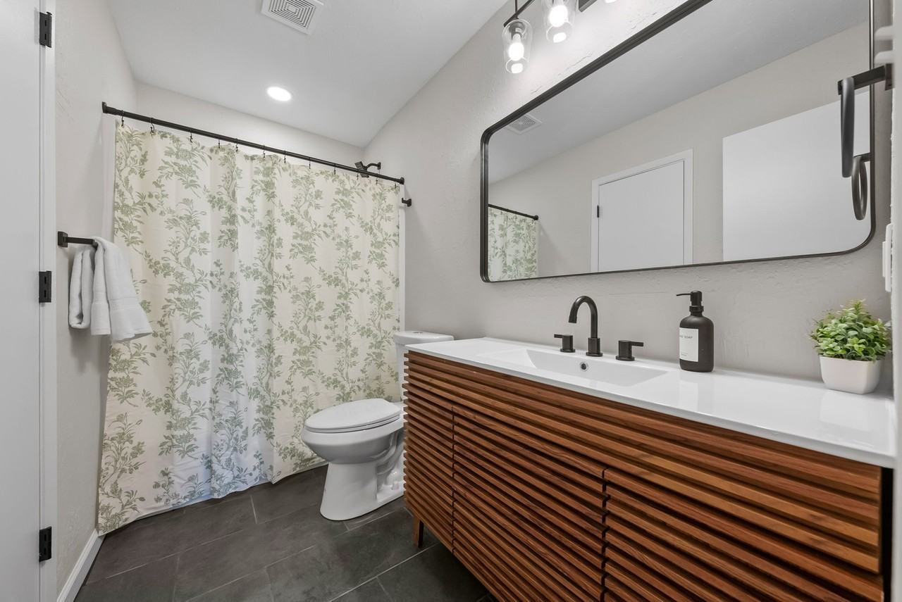 4010 E 123rd Ter #A - Photo 7 of 16