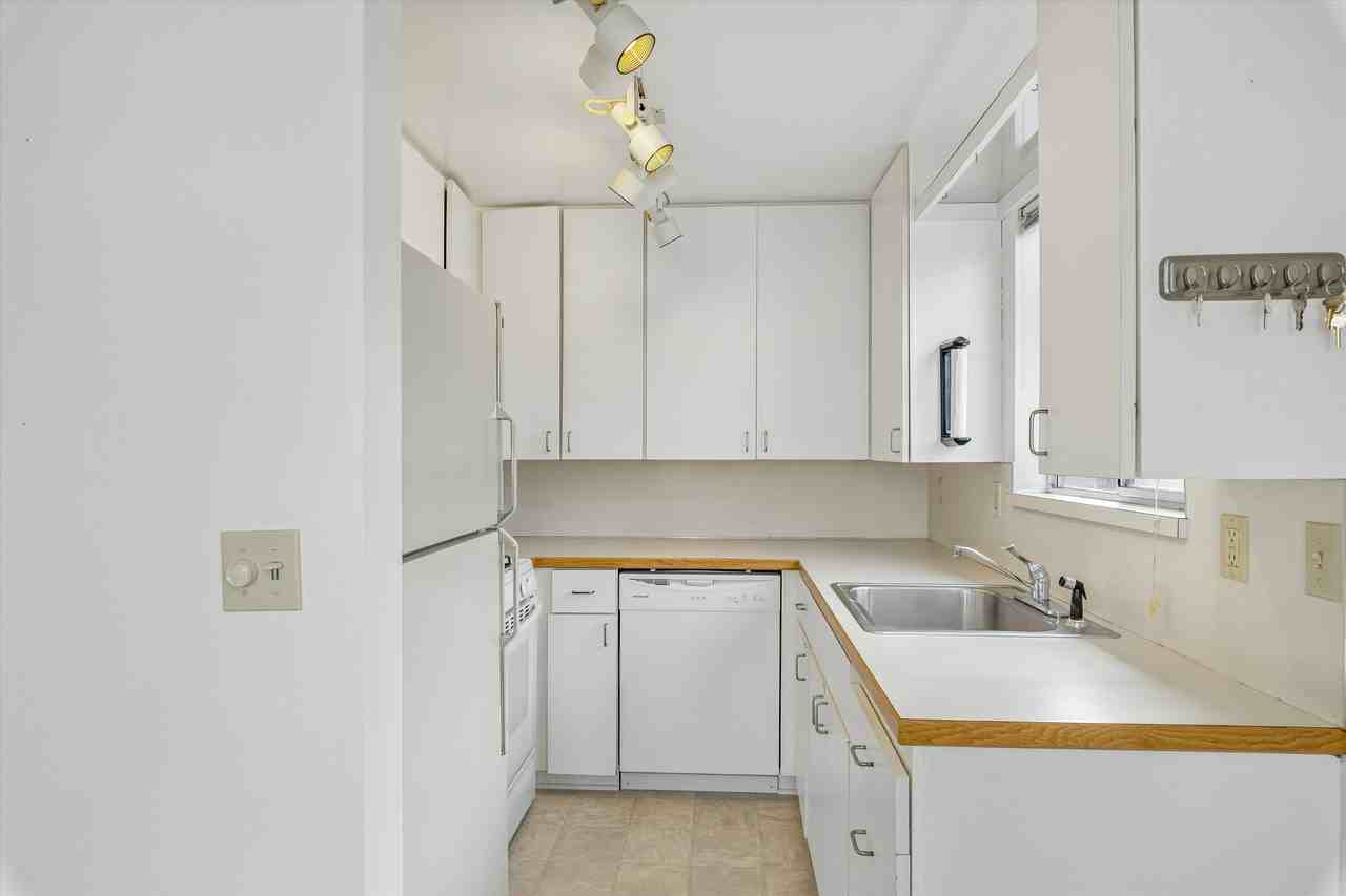 533 N 104th St #B - Photo 6 of 12