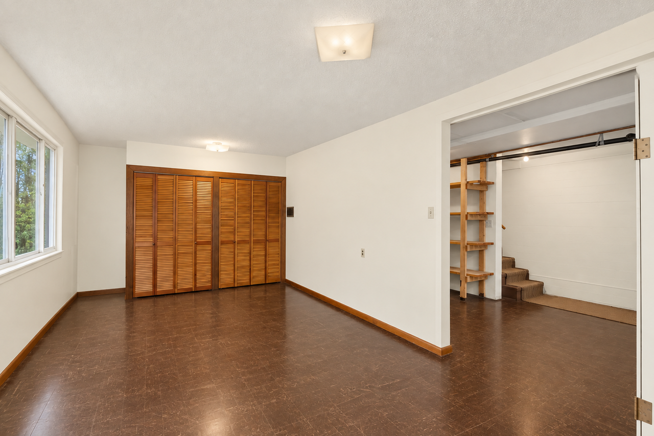 10323 48th Ave Ne - Photo 6 of 14