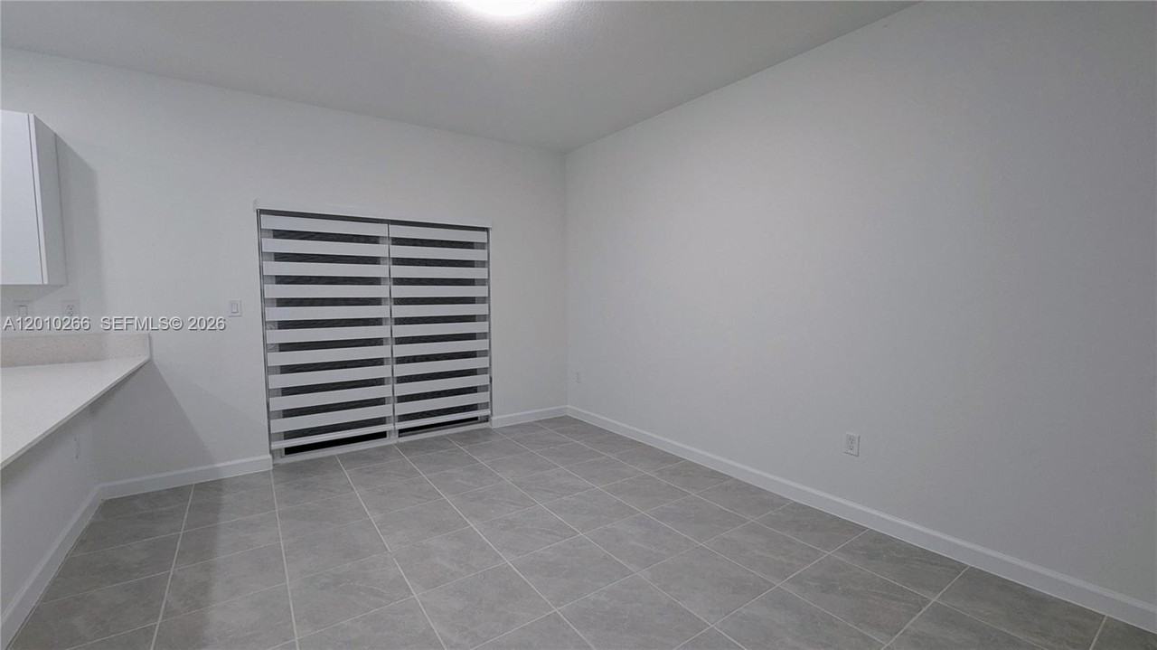 919 Nw 8th Ave - Photo 2 of 7