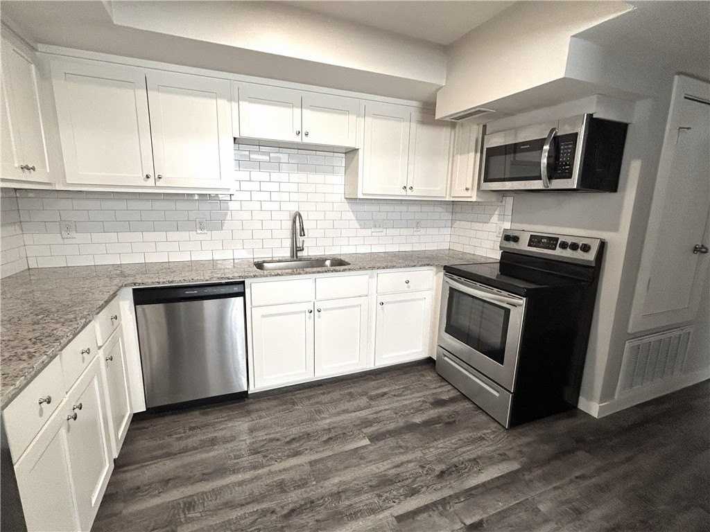 1130 N Turner Ave #101 - Photo 4 of 14