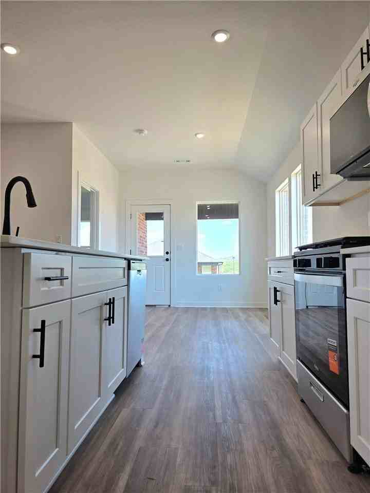 4498 Orchid Avenue - Photo 7 of 16