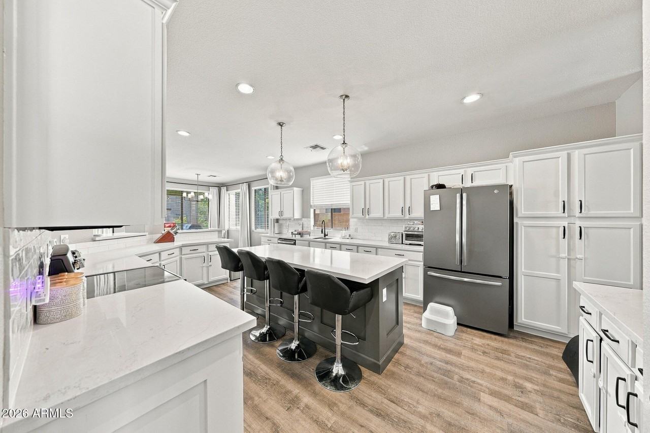 9175 W Alex Ave - Photo 7 of 34