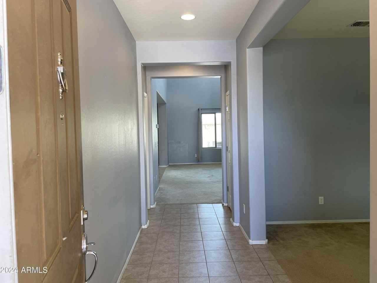 17560 W Lilac St - Photo 4 of 37