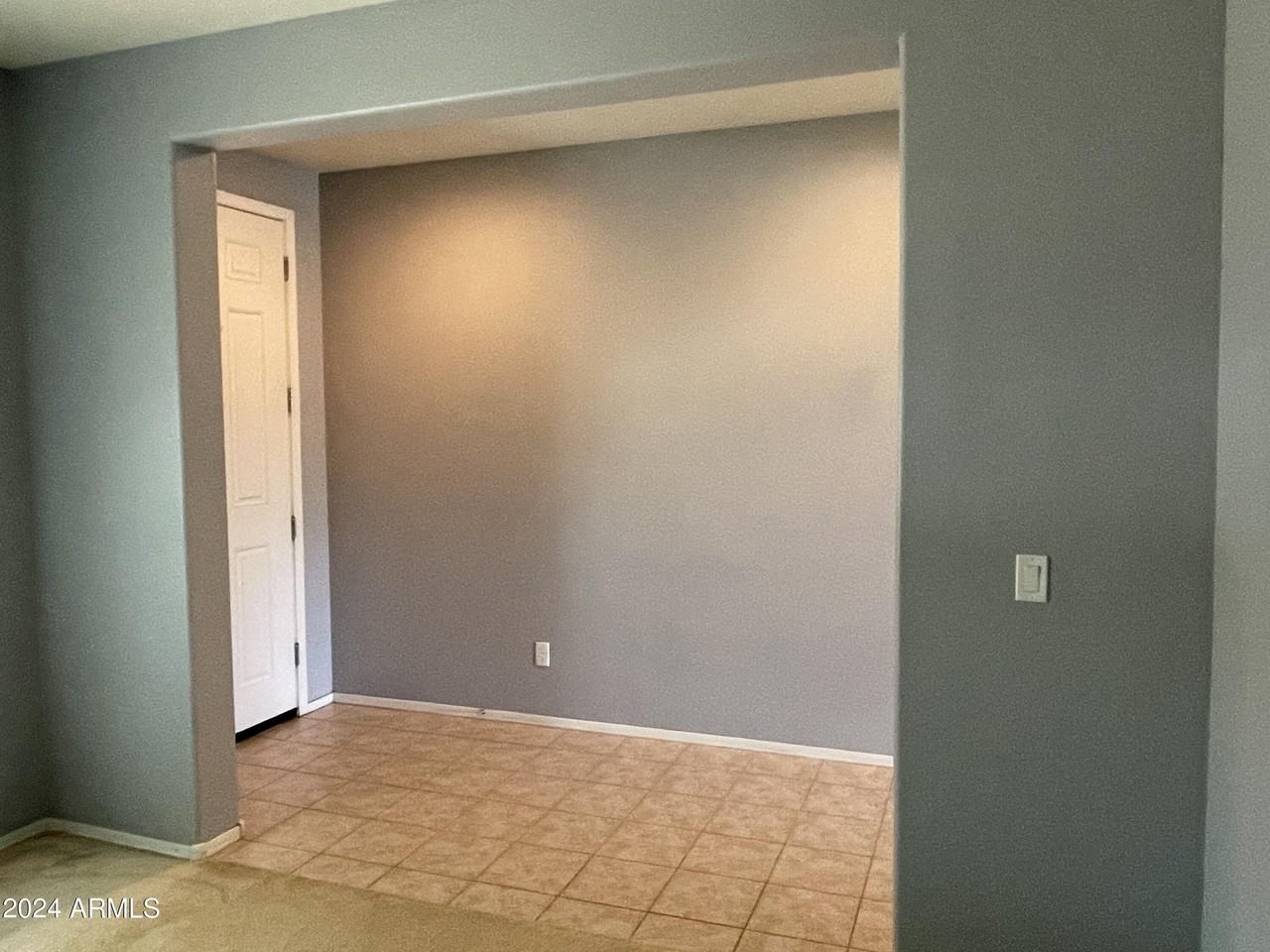 17560 W Lilac St - Photo 6 of 37