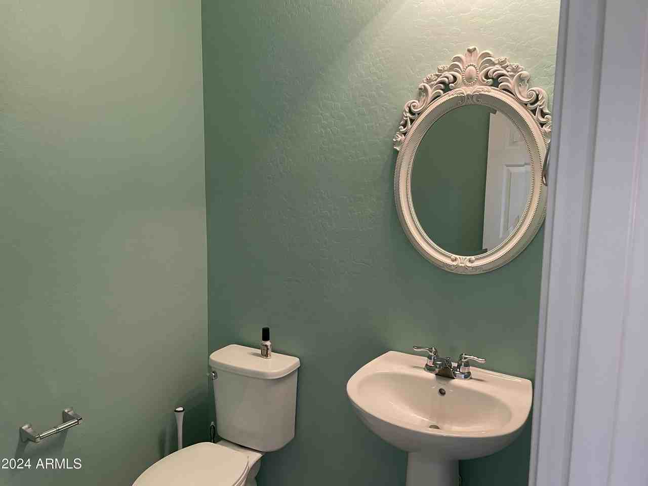 17560 W Lilac St - Photo 7 of 37