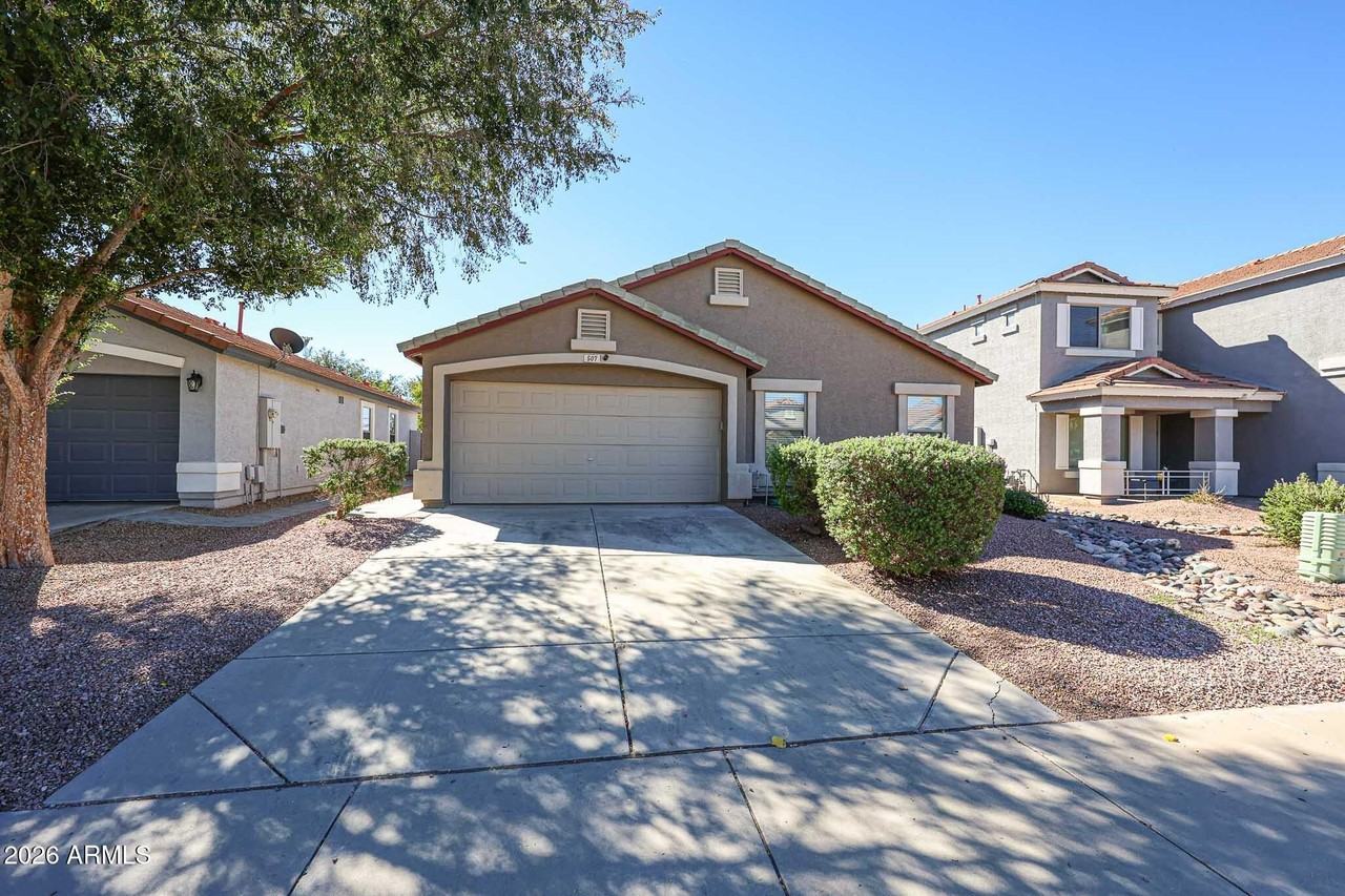 507 E Jeanne Ln