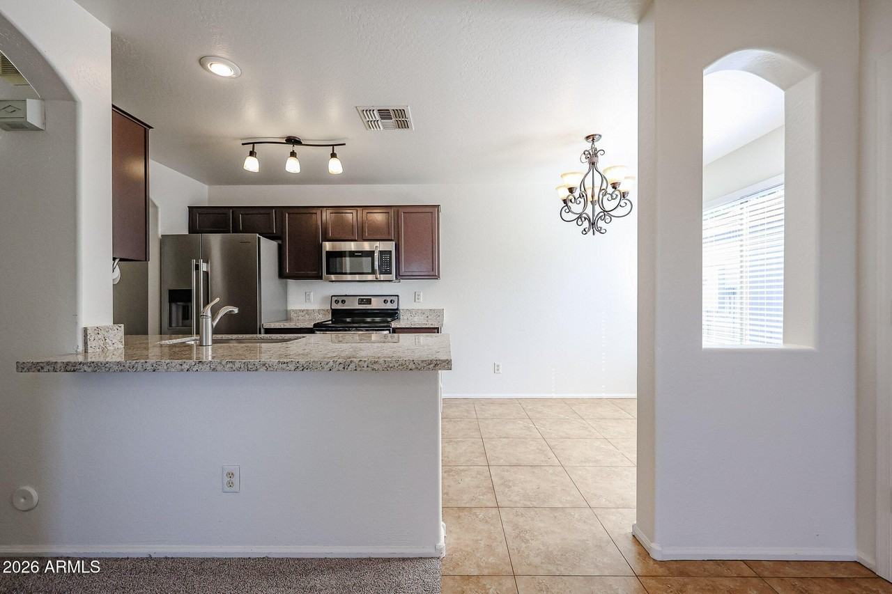 507 E Jeanne Ln - Photo 5 of 38
