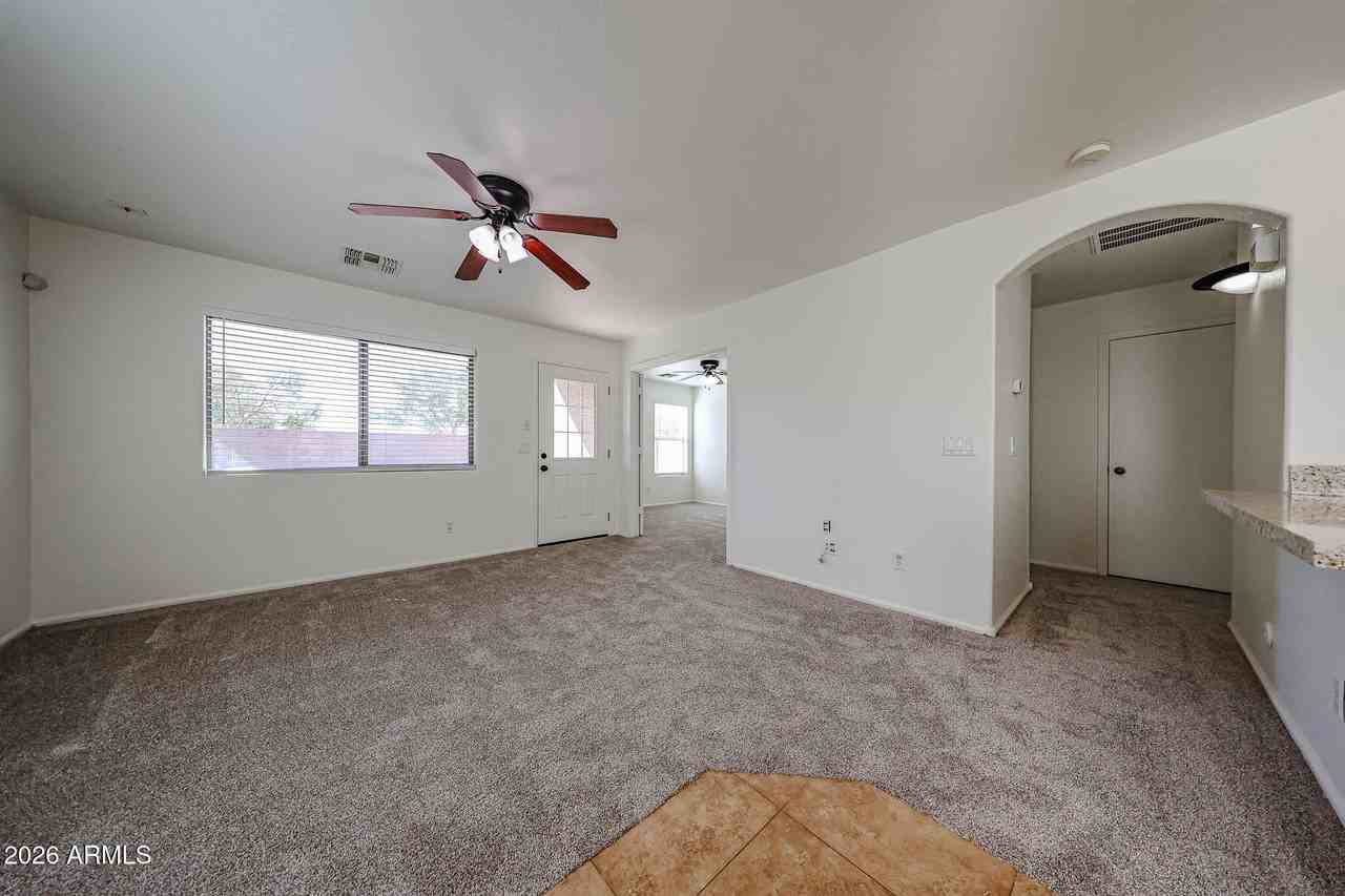 507 E Jeanne Ln - Photo 7 of 38