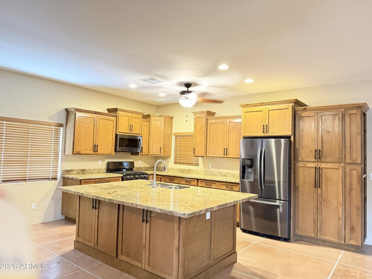 1805 E Maryland Ave - Photo 5 of 31