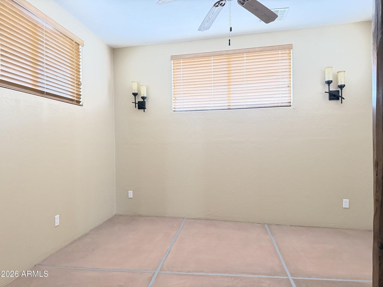 1805 E Maryland Ave - Photo 7 of 31