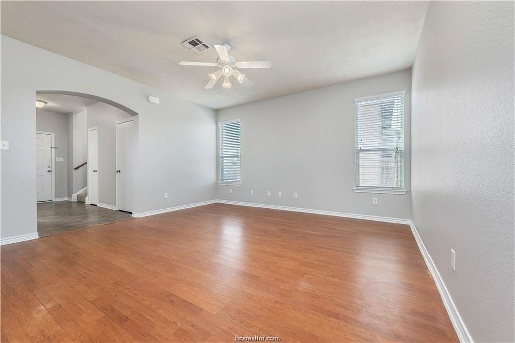 2939 Mclaren Dr - Photo 7 of 24