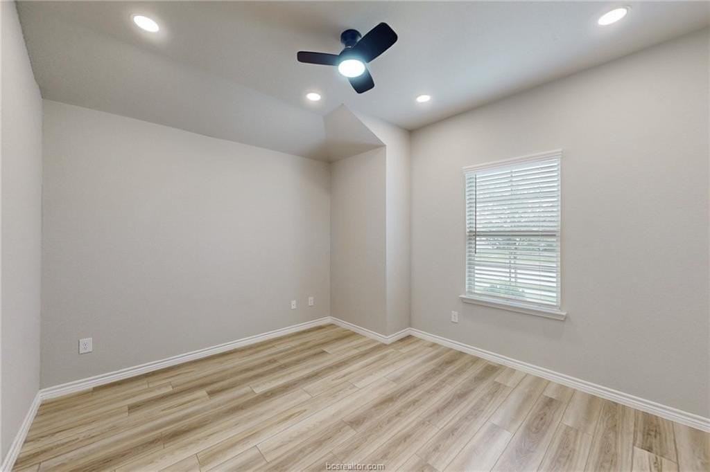 1128 Kennesaw Dr - Photo 4 of 50