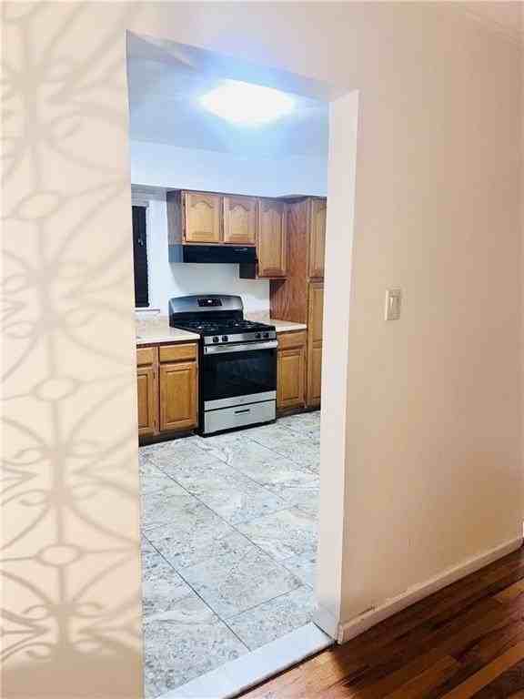 1114 Linden Blvd - Photo 7 of 31