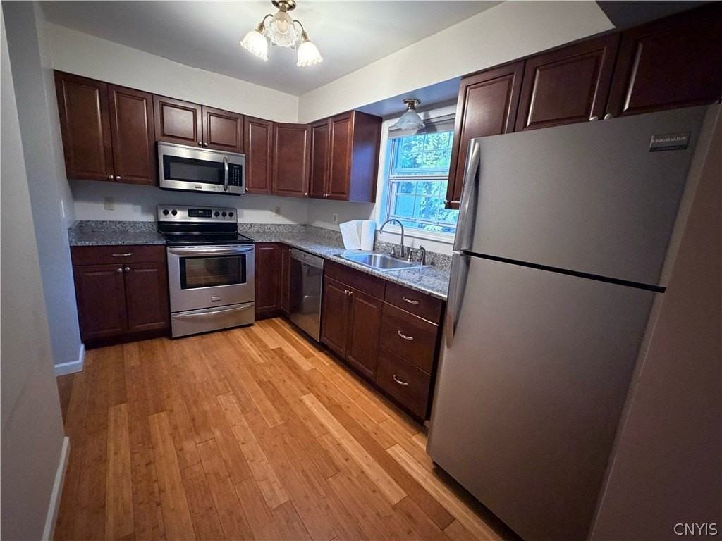 253 Wildwood Rdg - Photo 2 of 14