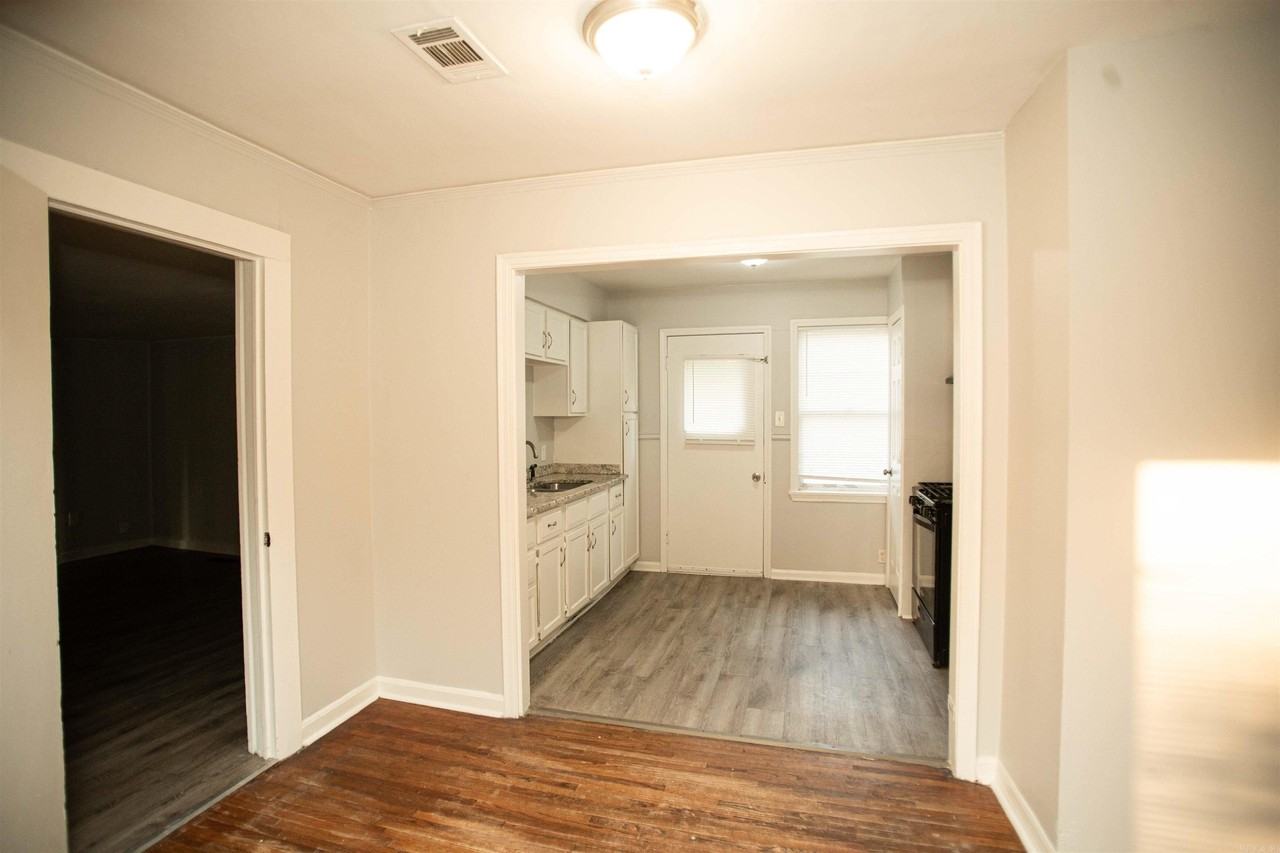 301 Boggs St - Photo 5 of 18