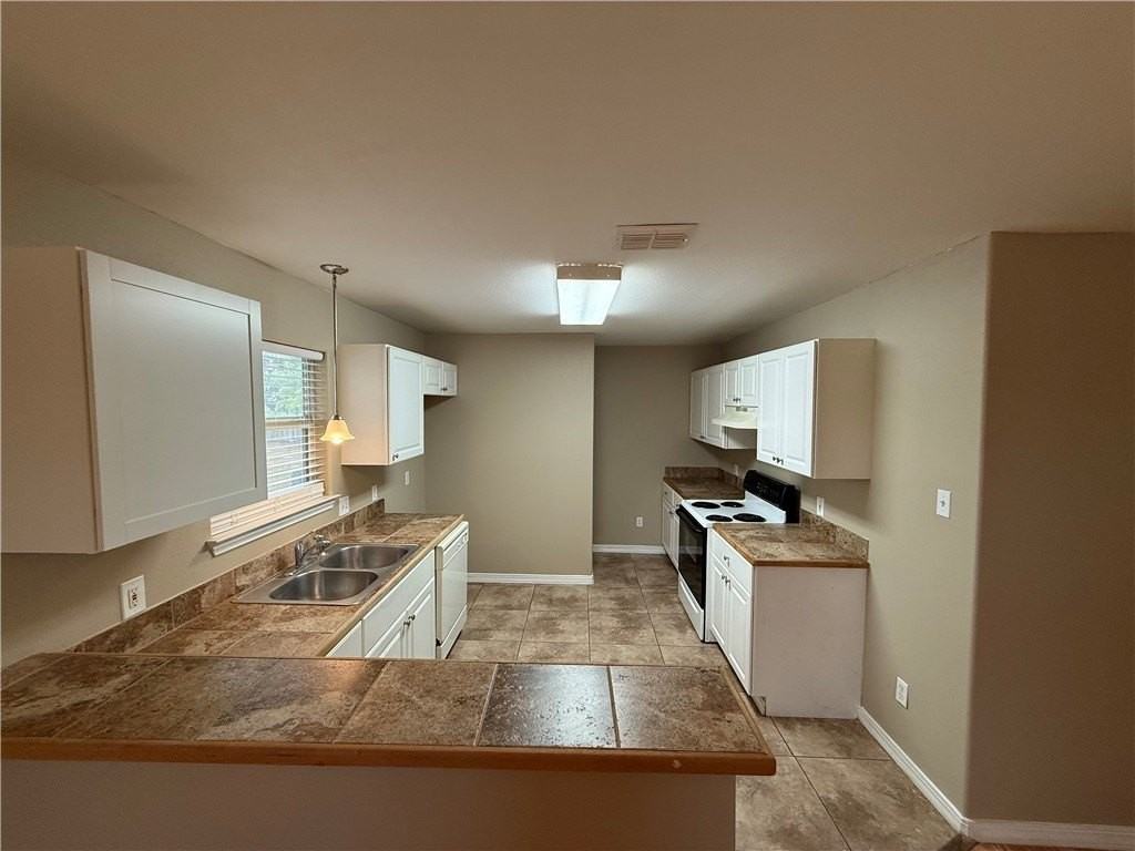 621 June Dr - Photo 3 of 15