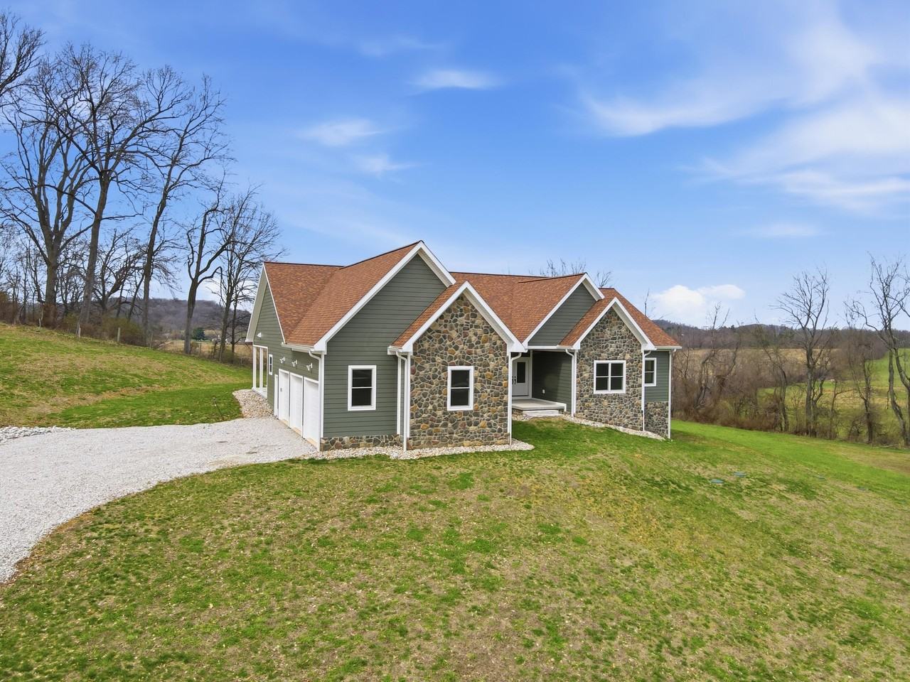 3597 Country Club Rd Sw - Photo 3 of 50