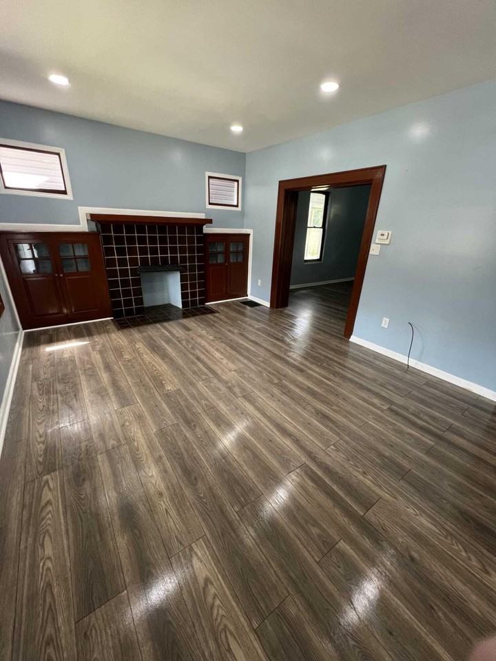1031 Linwood Ave - Photo 2 of 14