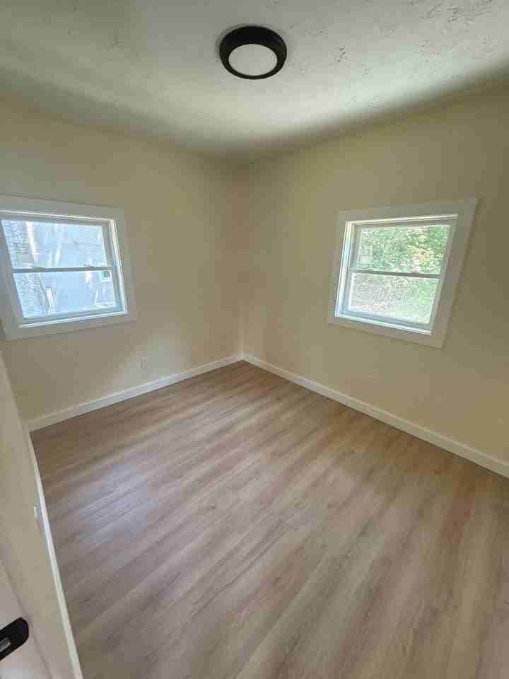 5526 Swisher Rd - Photo 4 of 14