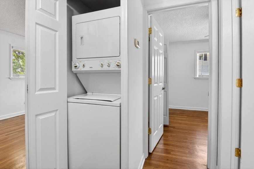 255 Jefferson Pl - Photo 6 of 10