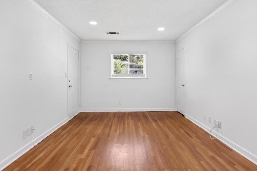 255 Jefferson Pl - Photo 7 of 10