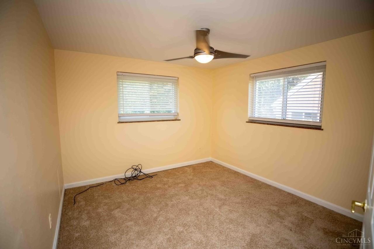 6327 Stover Ave - Photo 5 of 19