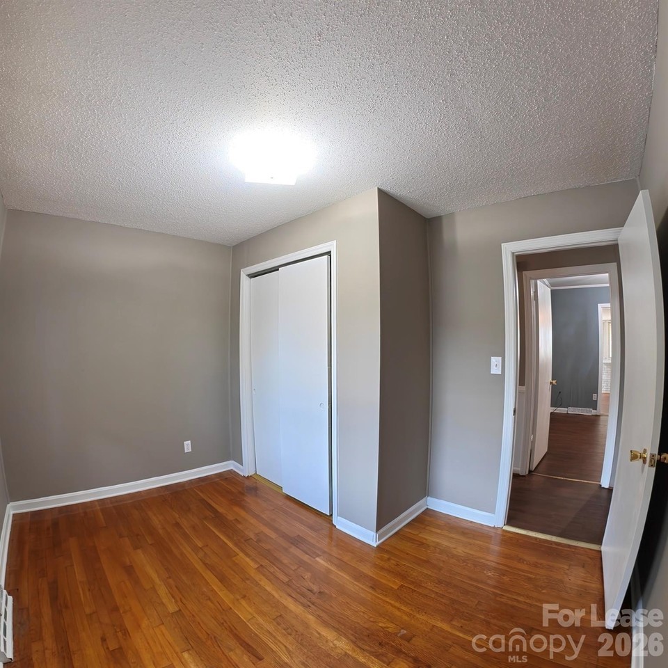 318 Fulton St - Photo 7 of 11