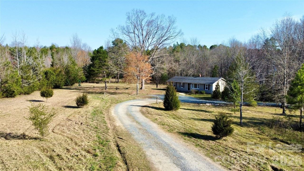 1212 Union Rd - Photo 2 of 20