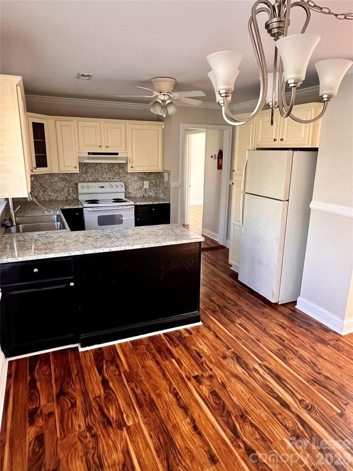 1212 Union Rd - Photo 7 of 20