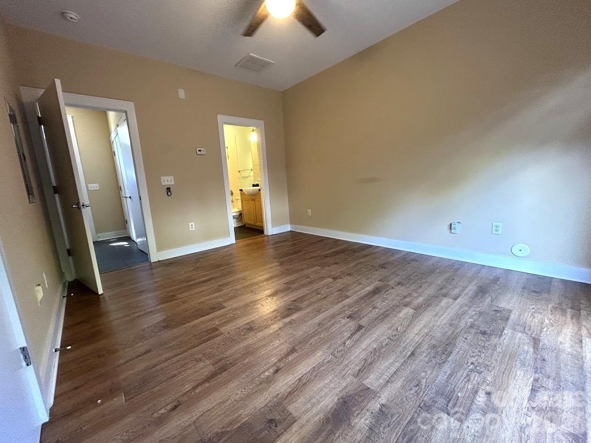 937 E 7th St - Photo 4 of 28