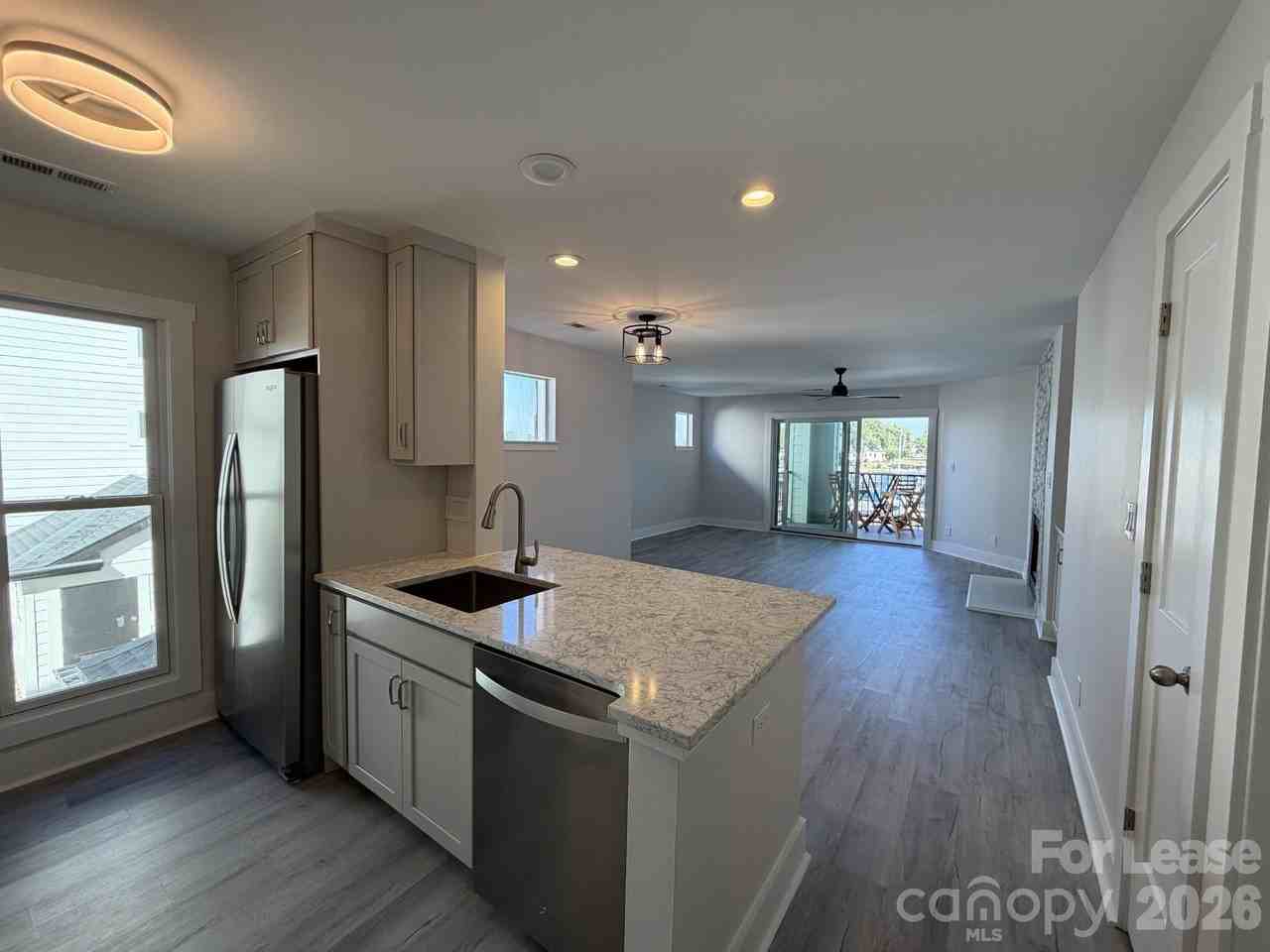 18729 Vineyard Point Ln - Photo 3 of 15