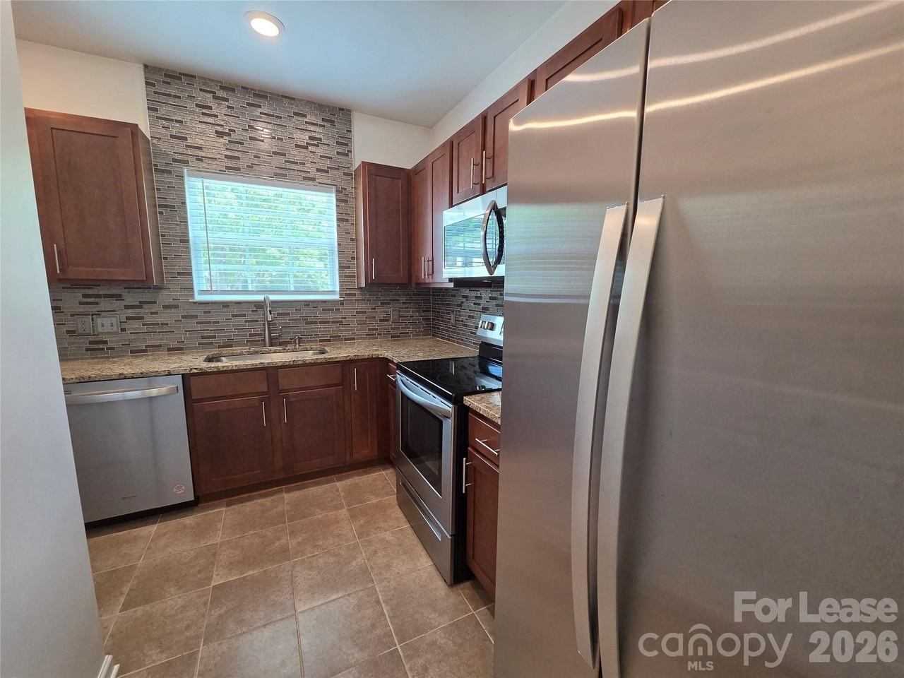 21510 Aftonshire Dr - Photo 5 of 11