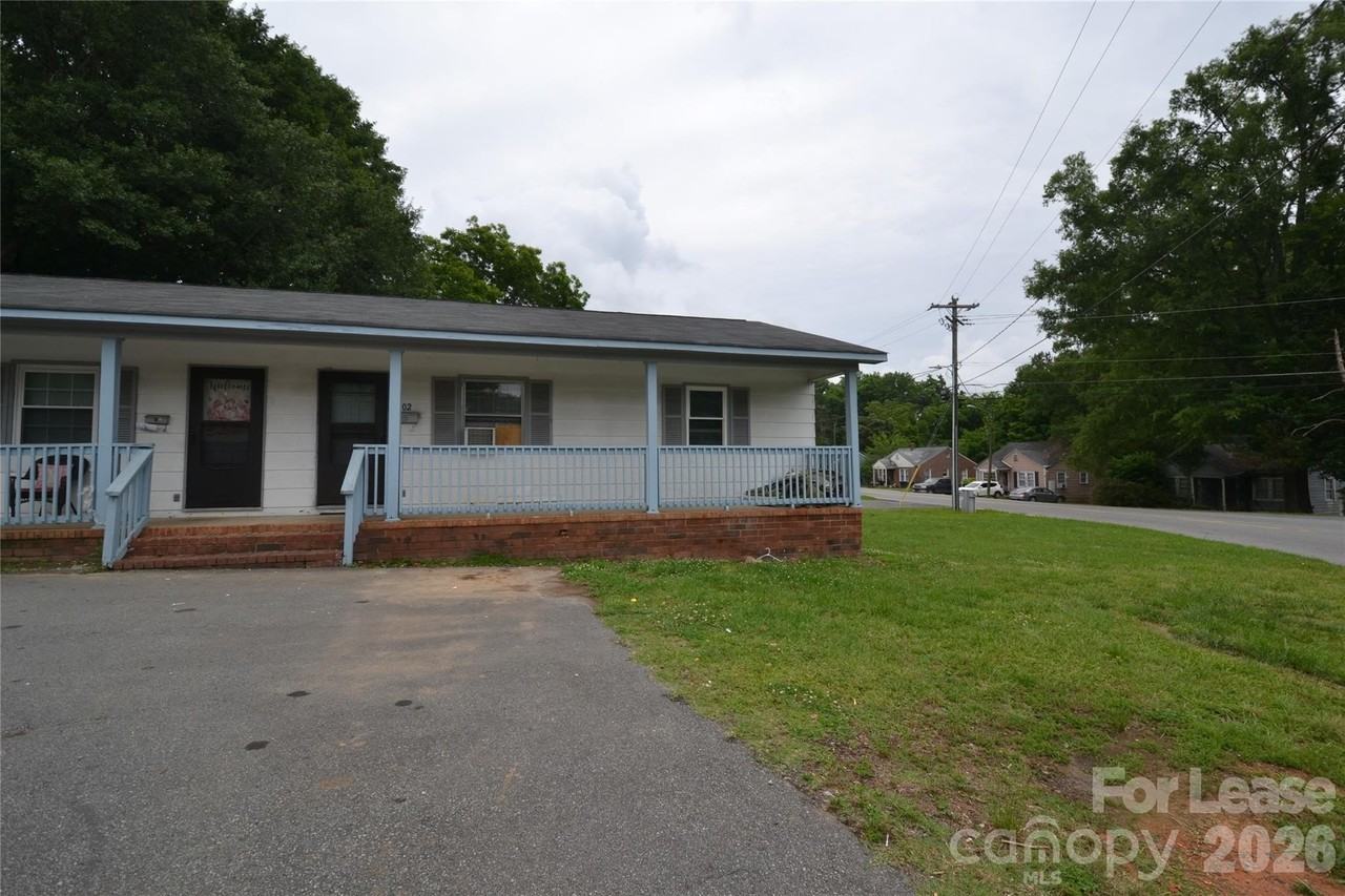 102 Sunset Dr - Photo 2 of 20