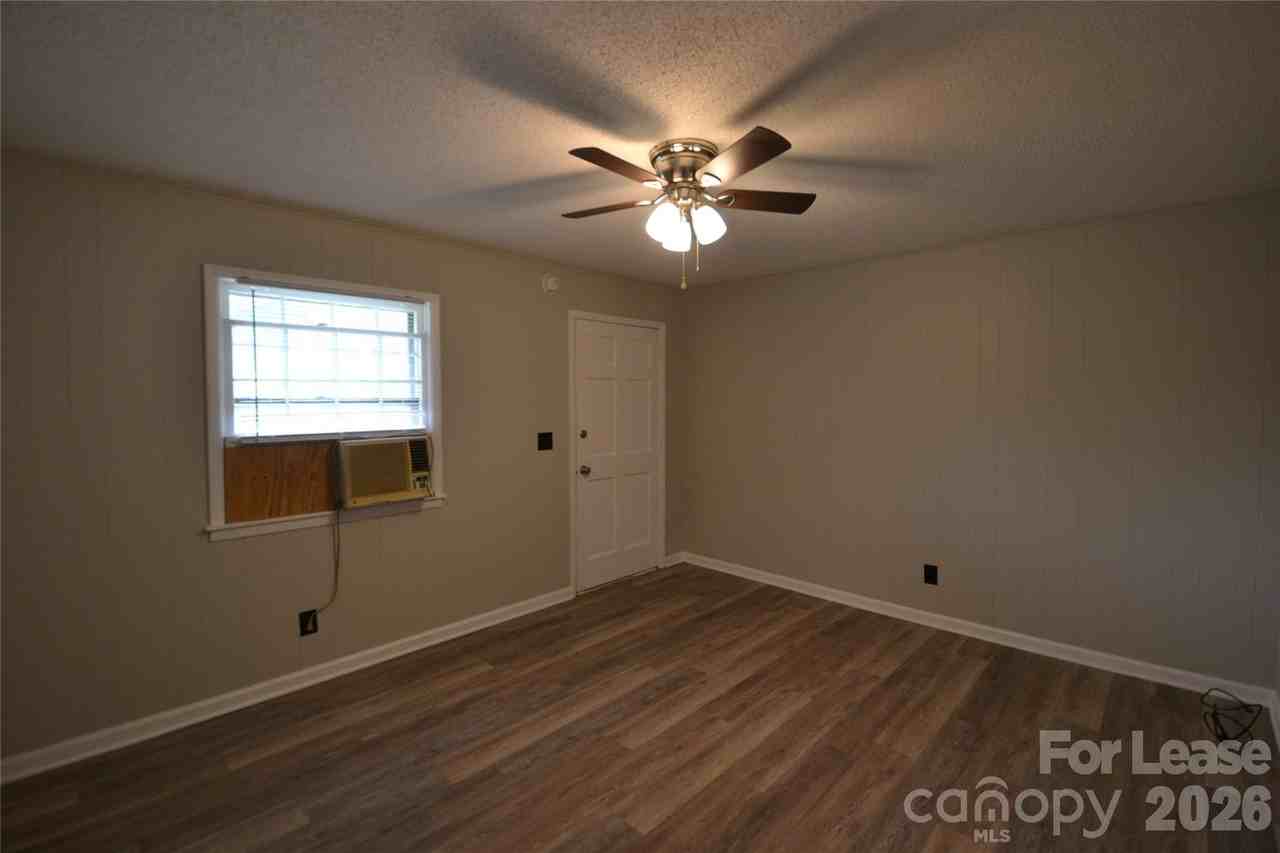 102 Sunset Dr - Photo 6 of 20