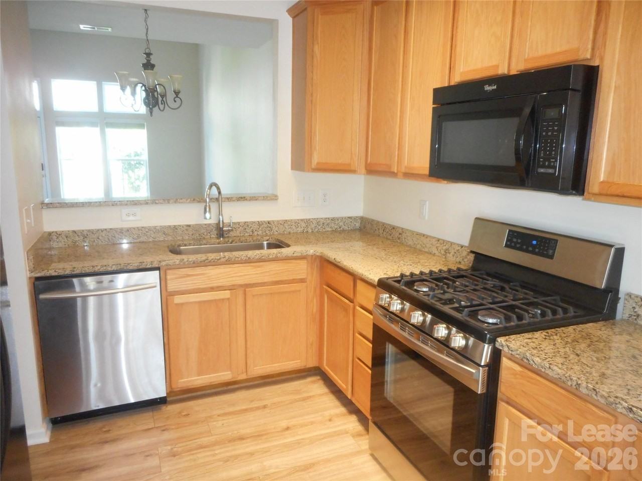 559 Pate Dr - Photo 3 of 28
